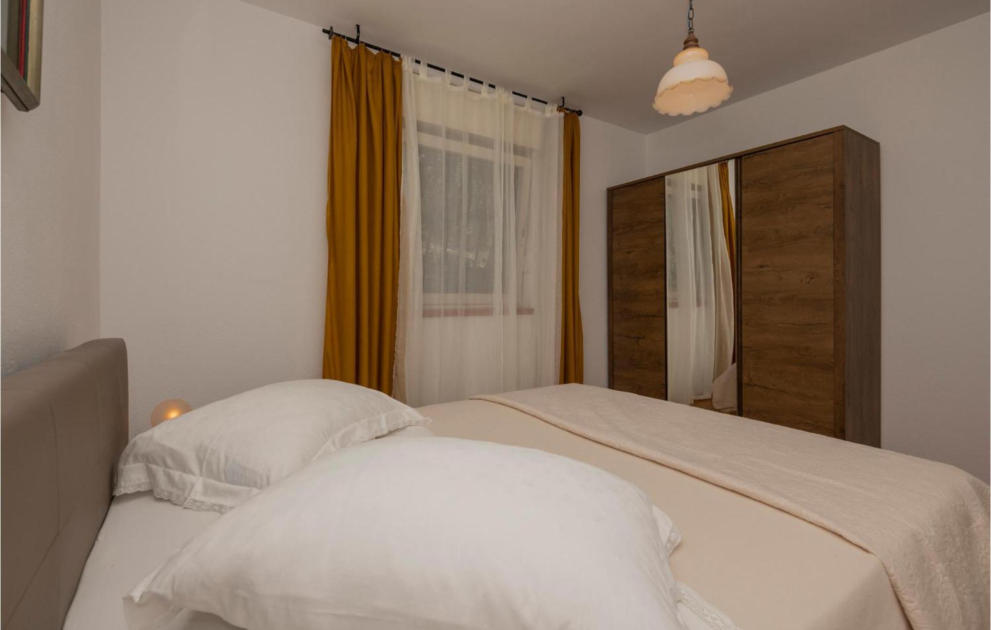 Nice Apartment In Tucepi With Wifi Εξωτερικό φωτογραφία